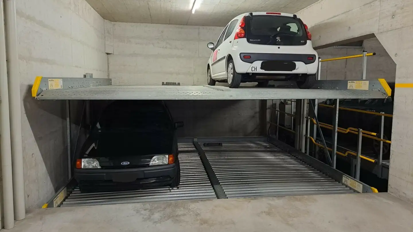 Parcheggio interno in affitto - Via San Gottardo 70, 6648 Minusio