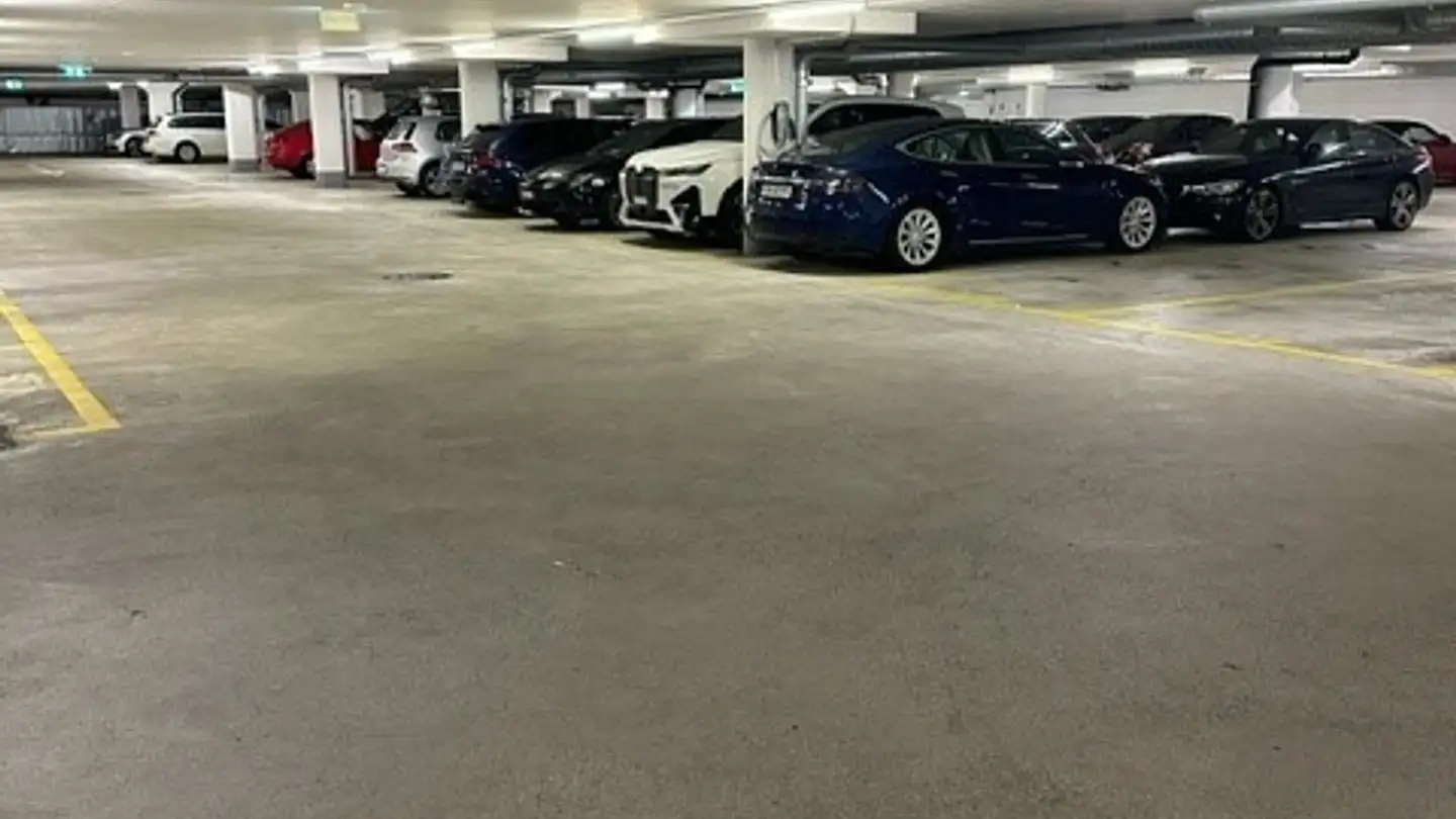 Place de parking souterraine à louer - Ueberlandstrasse 10, 8953 Dietikon - Photo 4