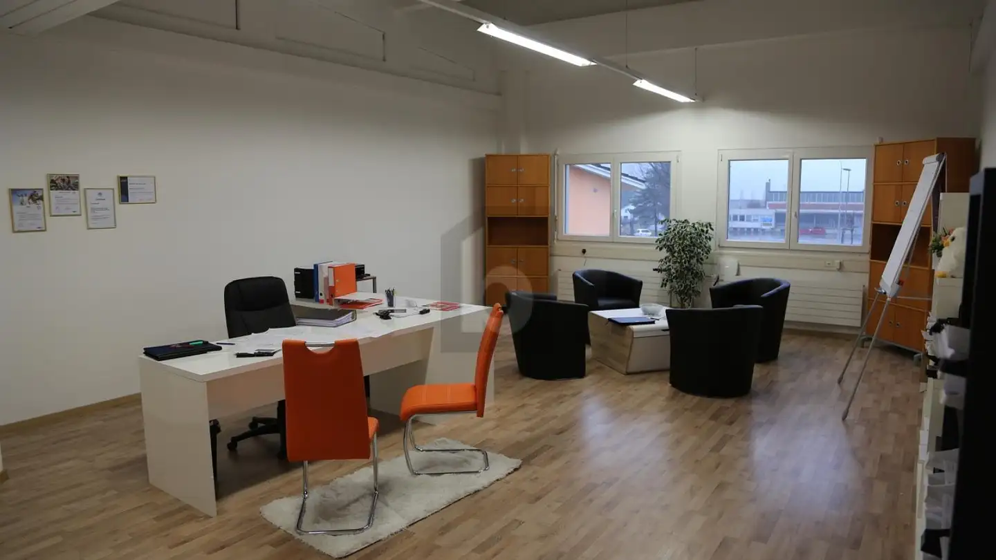 Office space for rent - 1880 Bex