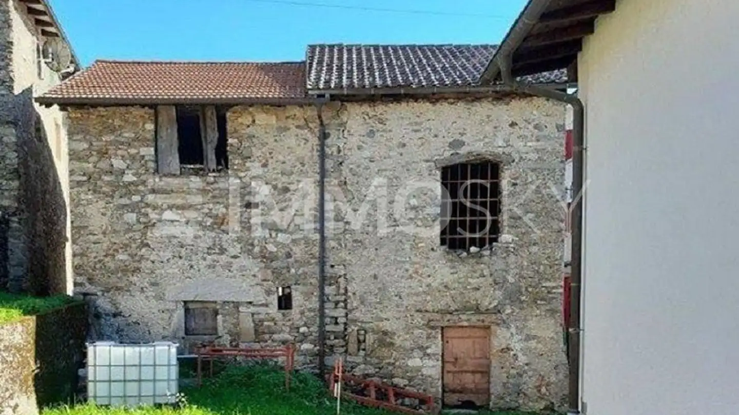 Casa grotta in vendita - 6939 Arosio