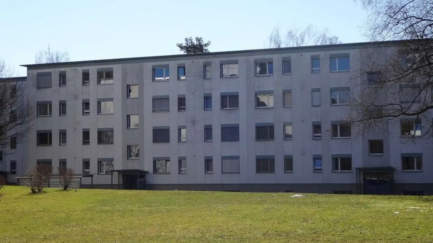 Place de parking souterraine à louer - Lindenhof 2, 8604 Volketswil