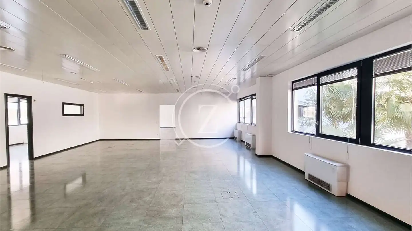 Office space for rent - Via Senago, 6912 Pazzallo