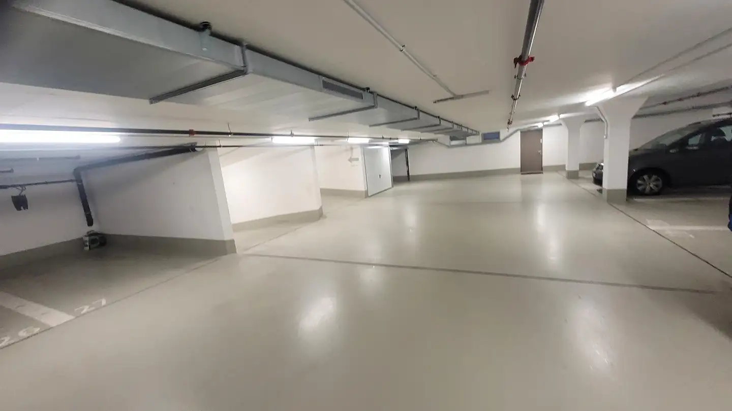 Covered parking space for rent - Avenue Du Grey, 1018 Lausanne - Photo 2