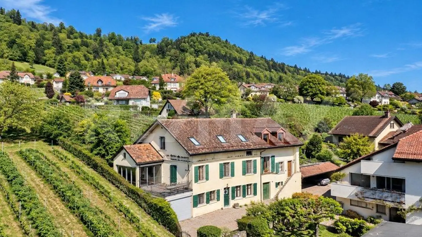 Stepped house for sale - 1172 Bougy-Villars