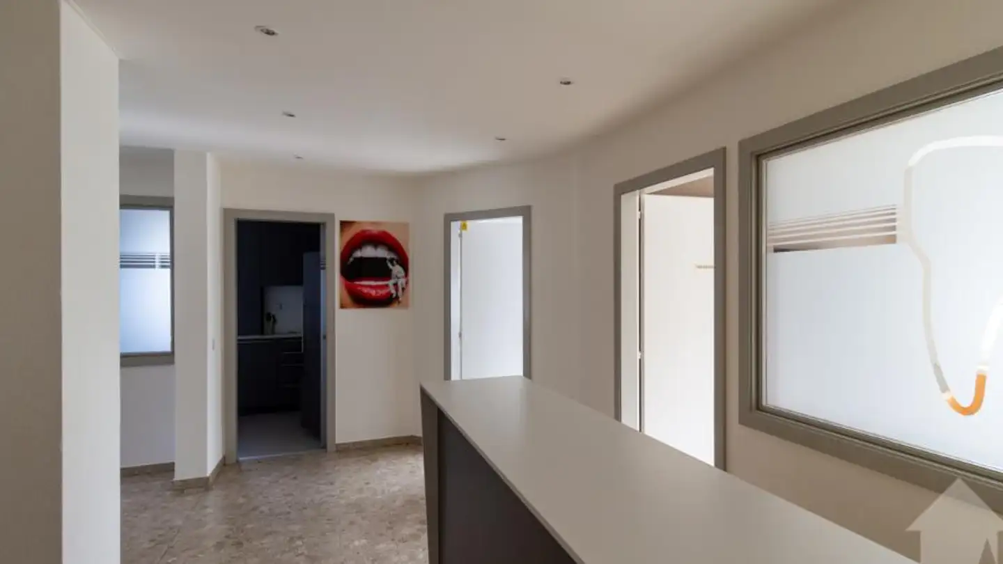 Office space for sale - 3966 Chalais