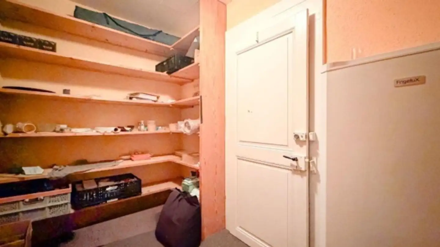 Mischgenutztes Gebäude mieten - Rue De Gottefrey 12, 1907 Saxon