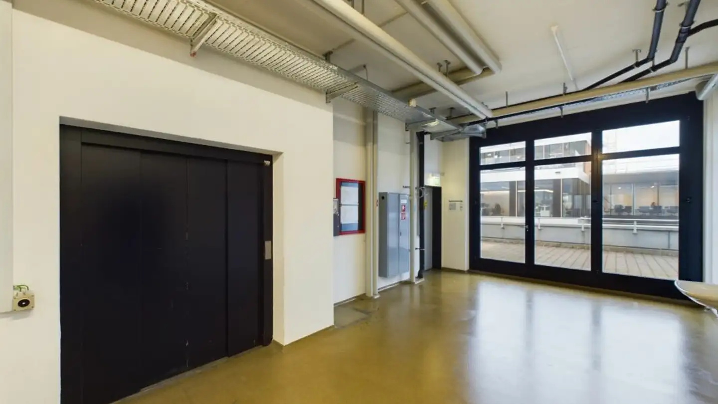 Mixed-use building for rent - Riedstrasse 8, 6330 Cham