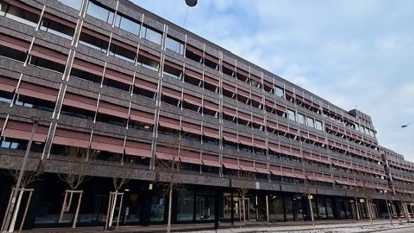 Place de parking intérieure pour moto à louer - Zollstrasse 20, 8005 Zürich