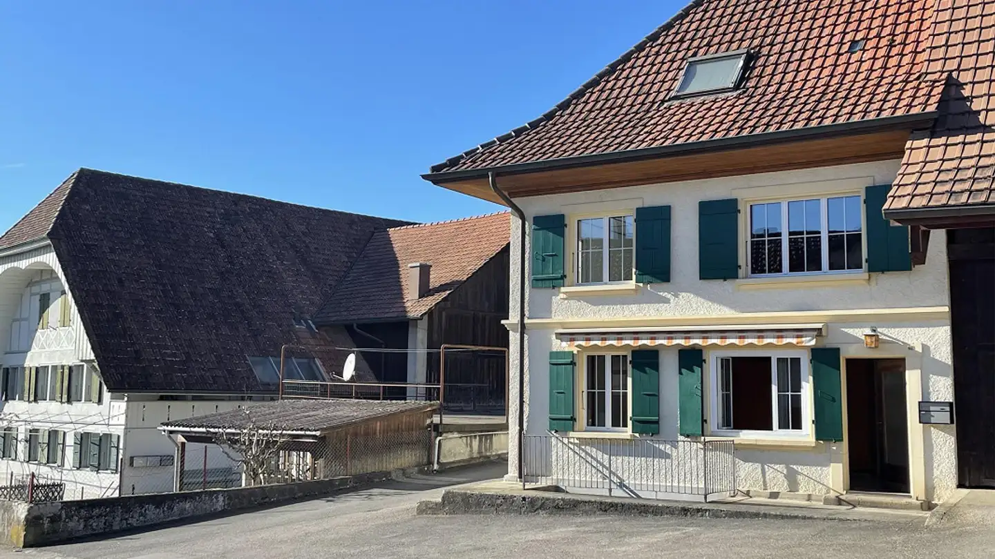 Appartement à louer - Oberdorf 11, 3226 Treiten