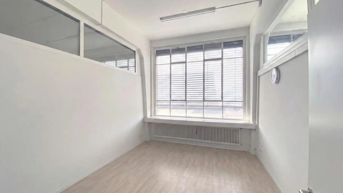 Commercial for rent - Dorfstrasse 6a, 8484 Weisslingen - Photo 2