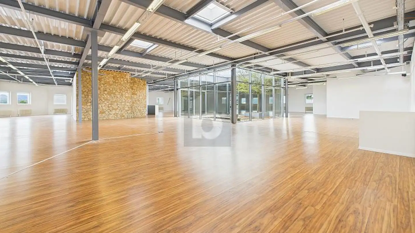 Commercial for rent - 3421 Lyssach