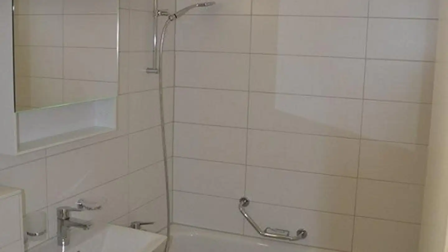 Appartamento in affitto - Rue Du Rocher 24, 2000 Neuchâtel - Photo 2