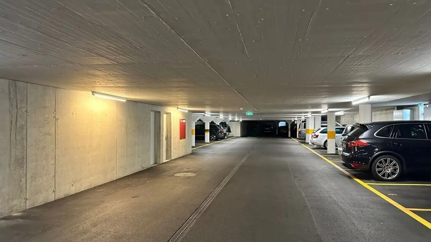 Tiefgaragenstellplatz mieten - Wilmatt, 6370 Oberdorf NW