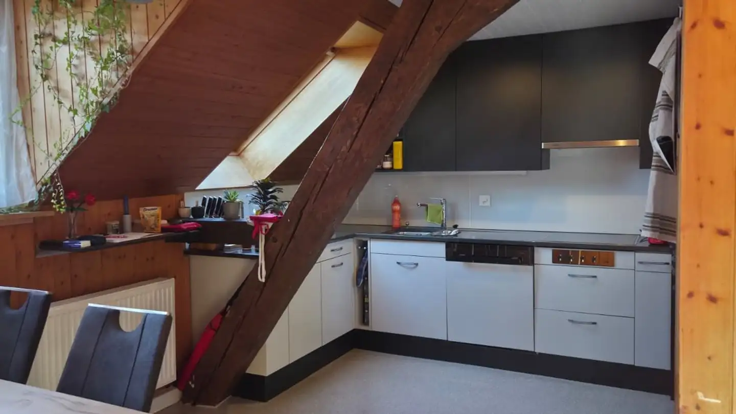 Dachgeschosswohnung mieten - Dorfstrasse 19, 3472 Wynigen - Foto 3