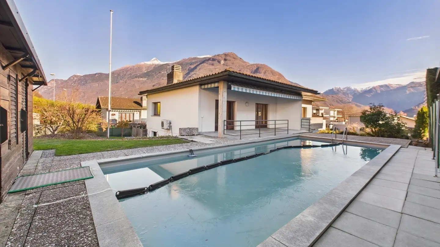 Villa in vendita - 6518 Gorduno