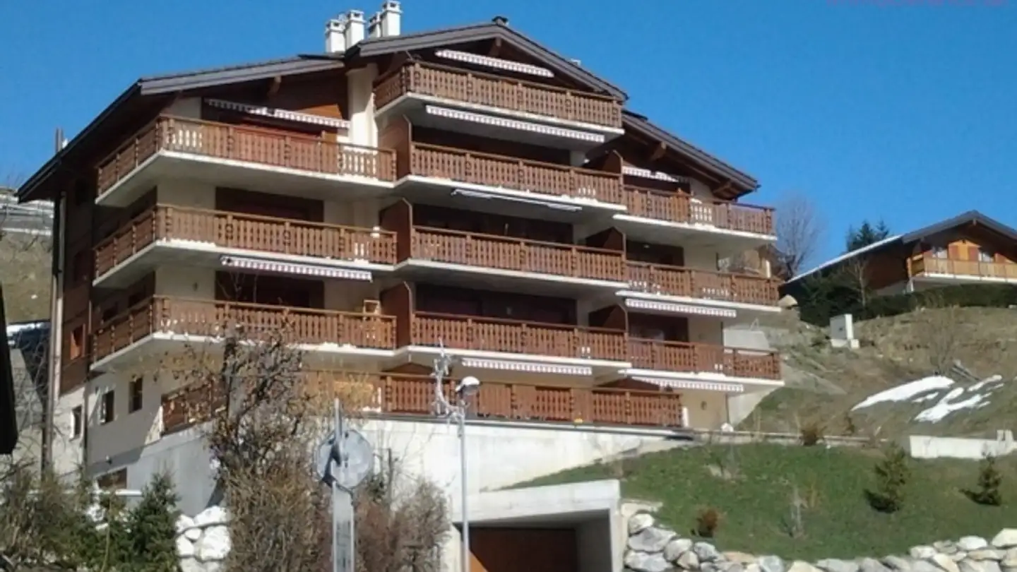 Indoor parking space for sale - 1911 Ovronnaz