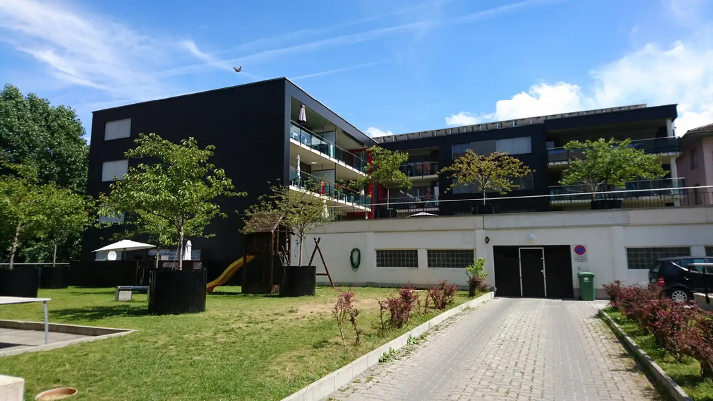 Outdoor parking space for rent - Avenue Léopold-Robert, 2300 La Chaux-de-Fonds