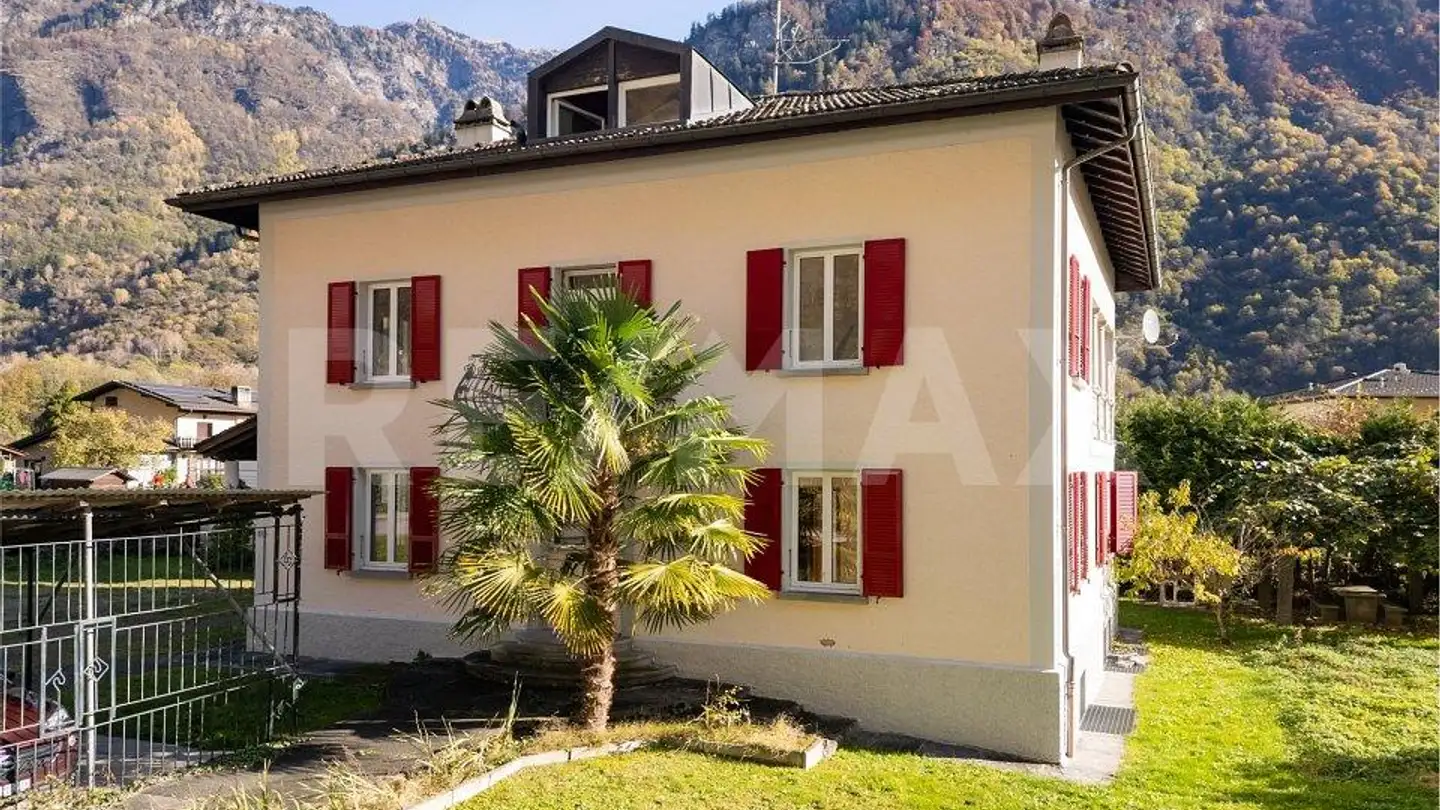 Residential building for sale - 6558 Lostallo