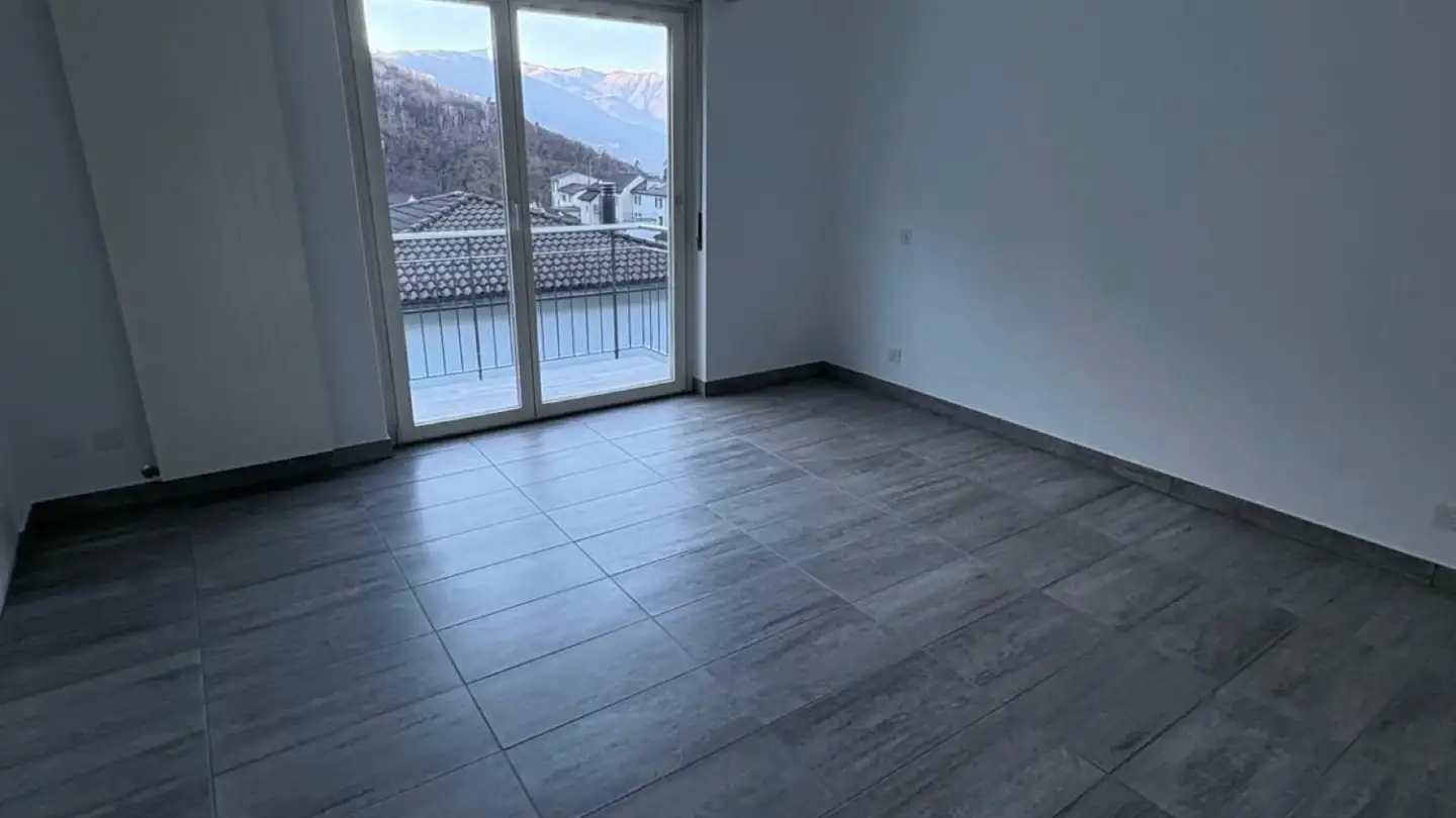 Apartment for rent - Via Alle Scuole 4, 6582 Pianezzo - Photo 4