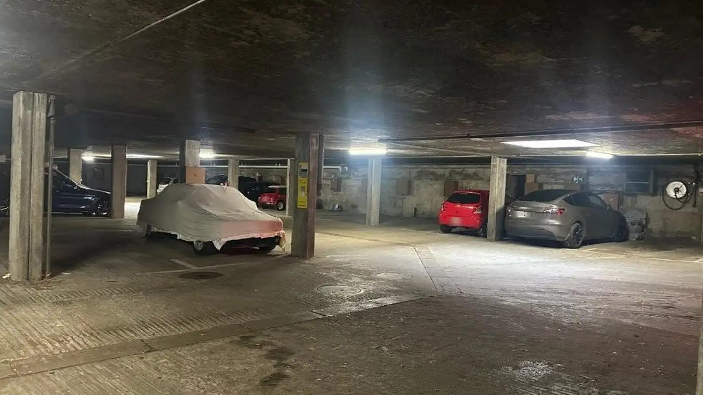 Parcheggio interno per moto in affitto - Looslistrasse 34, 3027 Bern - Foto 4