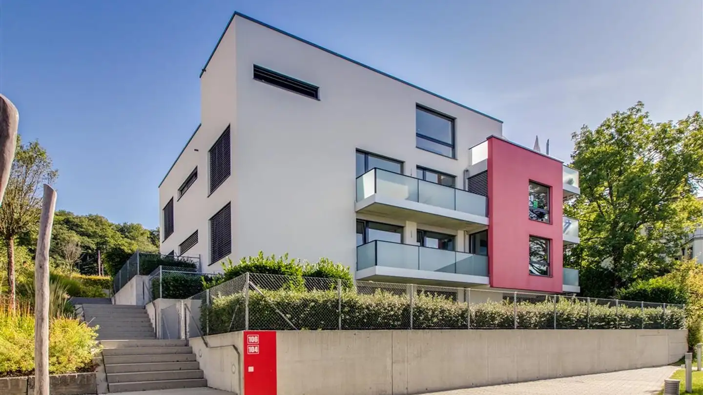 Place de parking souterraine à louer - Hinterbergstrasse 104, 8044 Zürich