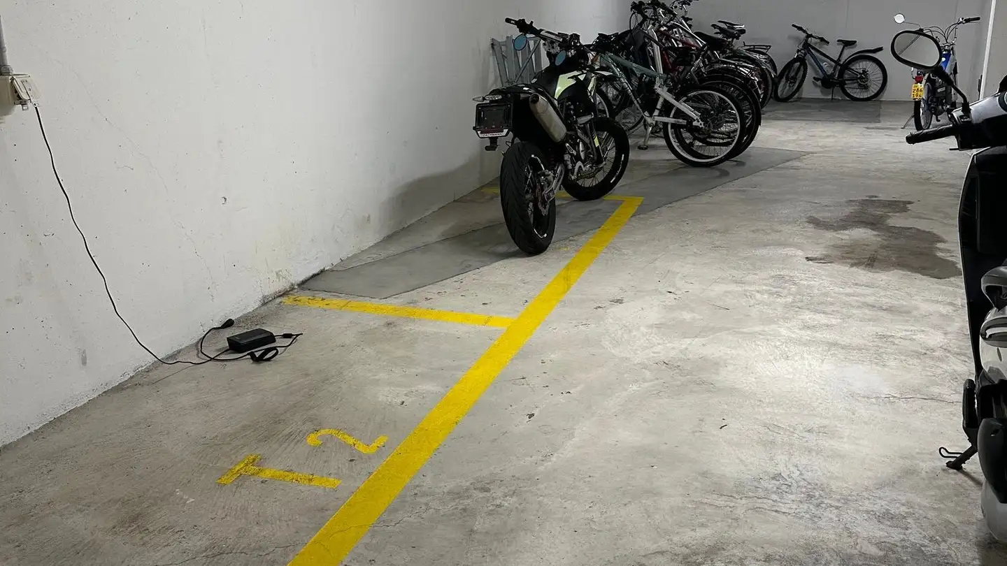 Parcheggio sotterraneo in vendita - Tumbelenstrasse 60, 8330 Pfäffikon ZH - Photo 3