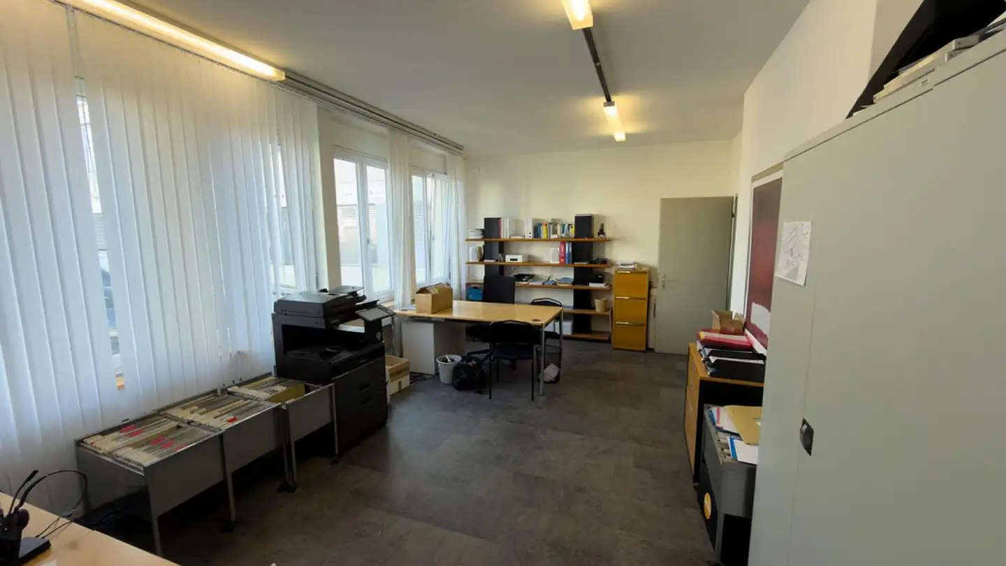 Commercial for rent - Alpenblickstrasse 7, 8853 Lachen SZ