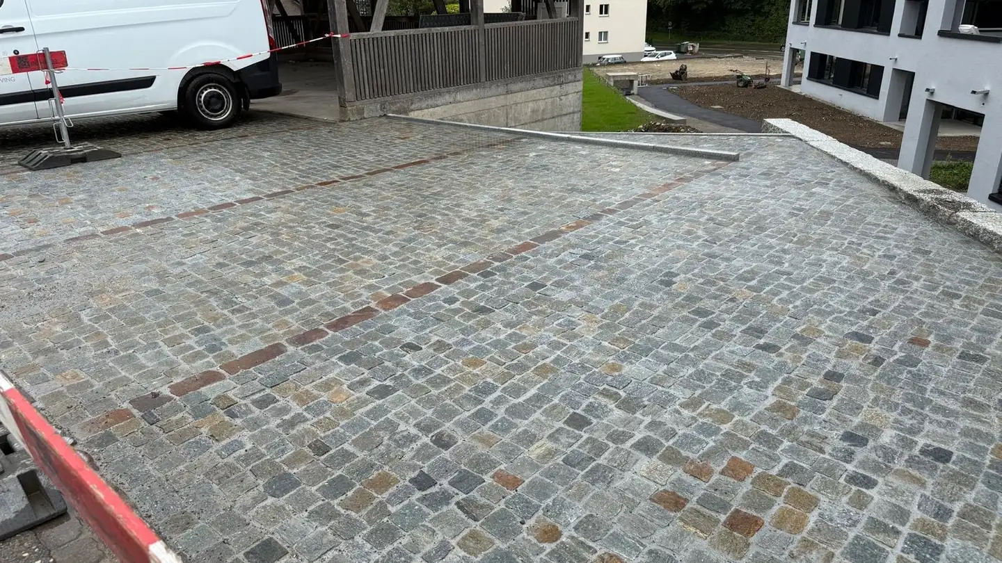 Parkplatz im Freien mieten - Engestrasse 35, 8212 Neuhausen am Rheinfall