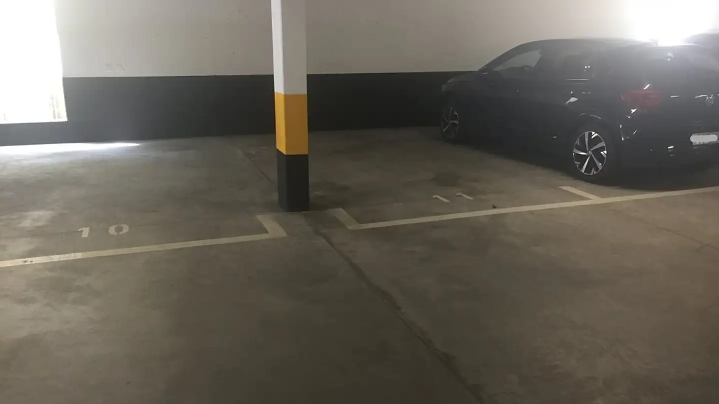 Garage individuel à louer - Via Cantonale 15, 6532 Castione - Photo 3