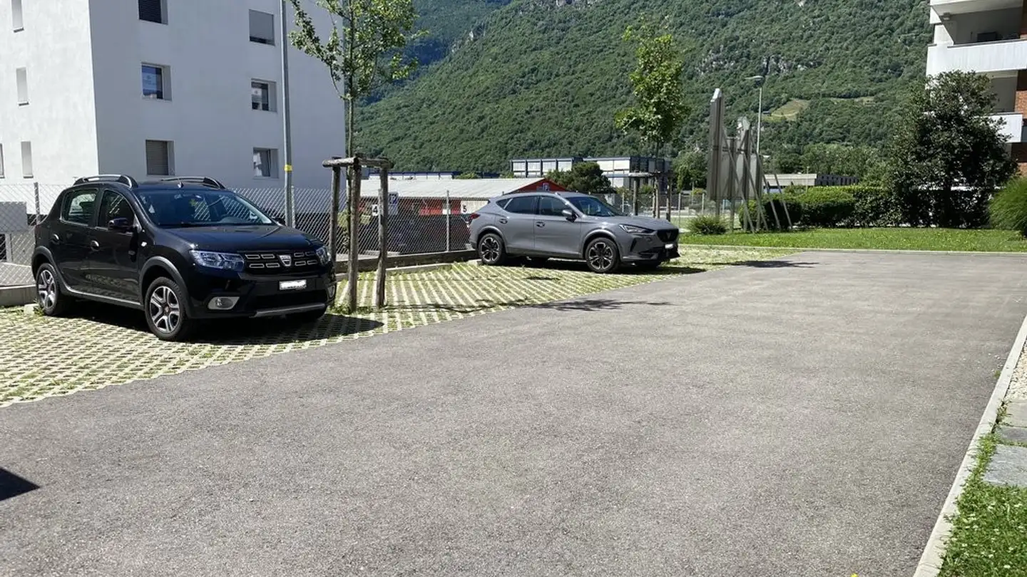 Outdoor parking space for rent - Via Stefano Franscini 14, 6710 Biasca