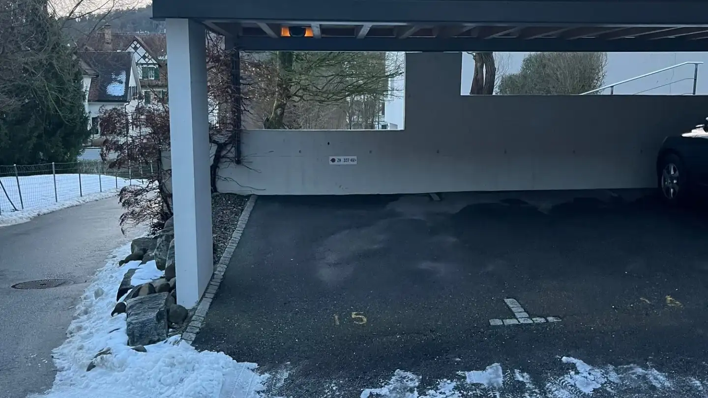 Parcheggio coperto in affitto - Bernhofstrasse 40, 8134 Adliswil