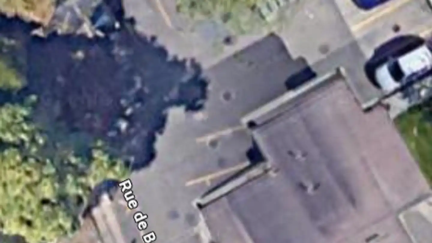 Place de parking extérieure à louer - Rue De Bernex 294, 1233 Bernex