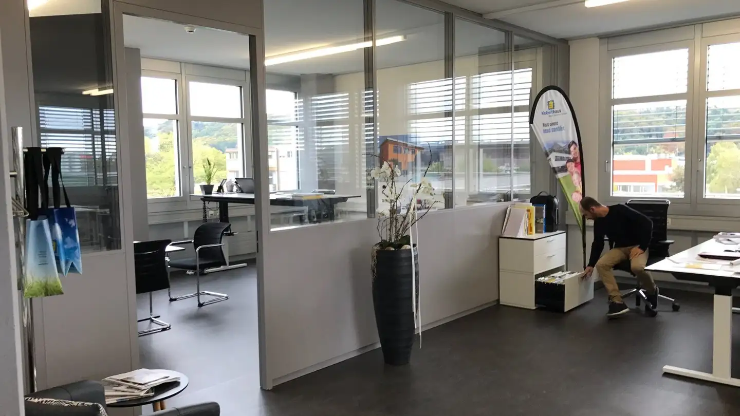 Bureau à louer - Route De Soleure / Solothurnstrasse 136, 2504 Biel/Bienne - Photo 2