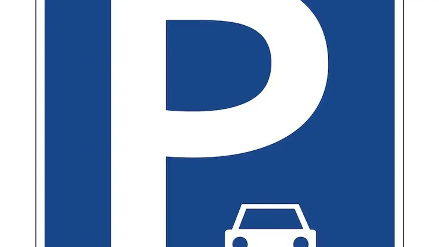 Outdoor parking space for rent - 7203 Trimmis