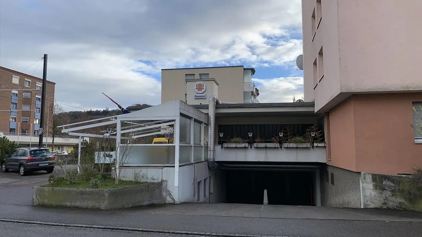 Covered parking space for rent - Langackerstrasse 6a, 4142 Münchenstein