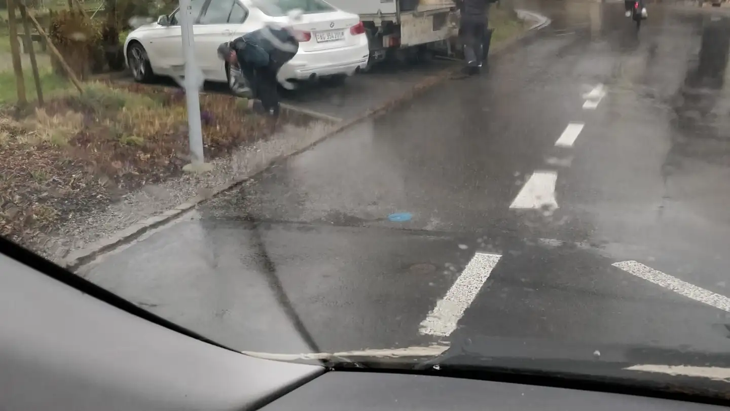 Outdoor parking space for rent - Alte Bremgartenstrasse 15, 5443 Niederrohrdorf