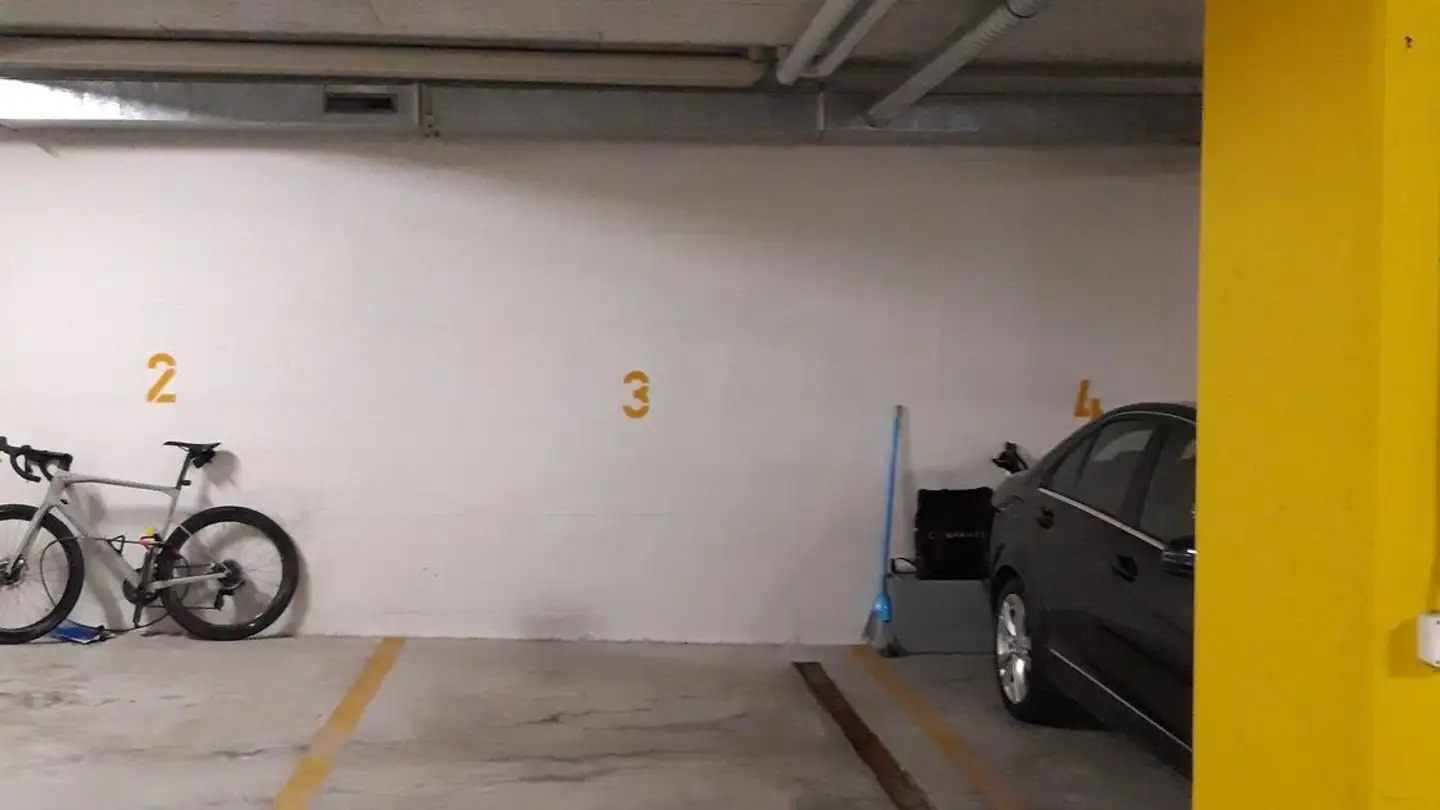 Single garage for rent - Neudorfstrasse 6, 6313 Menzingen