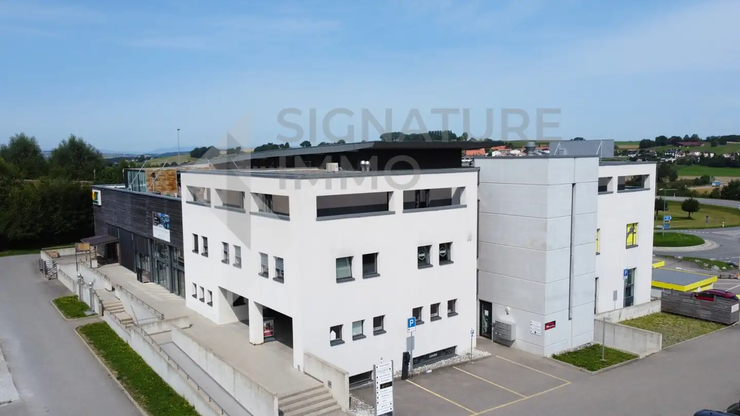 Commercial for rent - 1728 Rossens FR