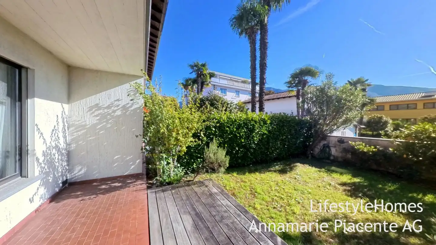 Row house for sale - 6612 Ascona