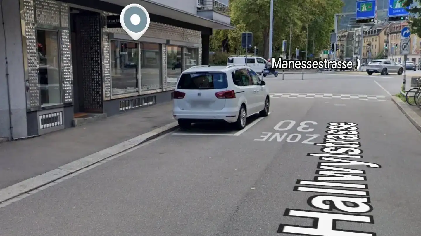 Place de parking souterraine à louer - Hallwylstrasse, 8004 Zürich