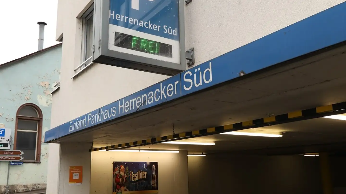 Parcheggio sotterraneo in affitto - Herrenacker, 8200 Schaffhausen - Photo 3