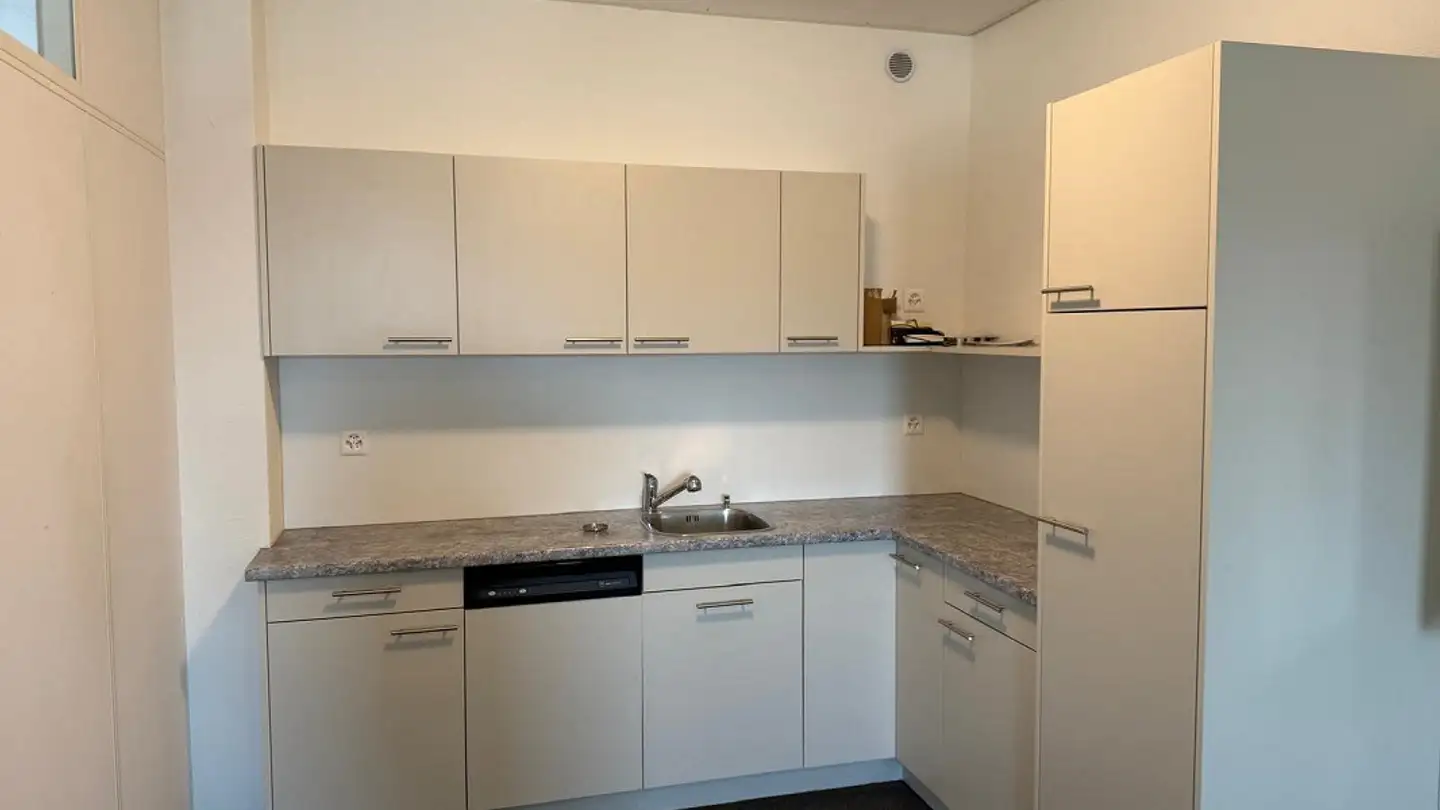 Commerciale in affitto - Sihlbruggstrasse 140, 6340 Baar - Foto 2