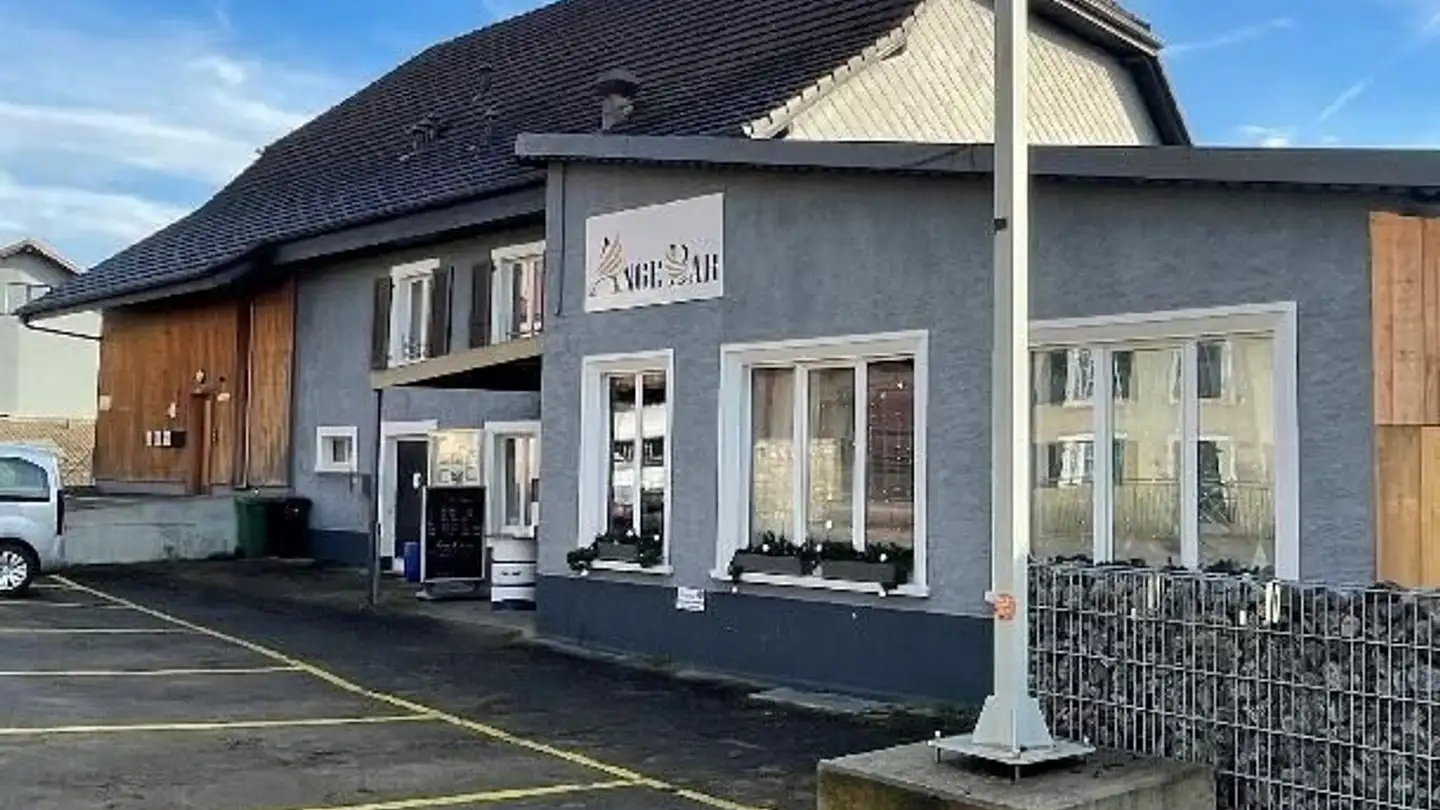 Mixed-use building for sale - 2942 Alle - Photo 3