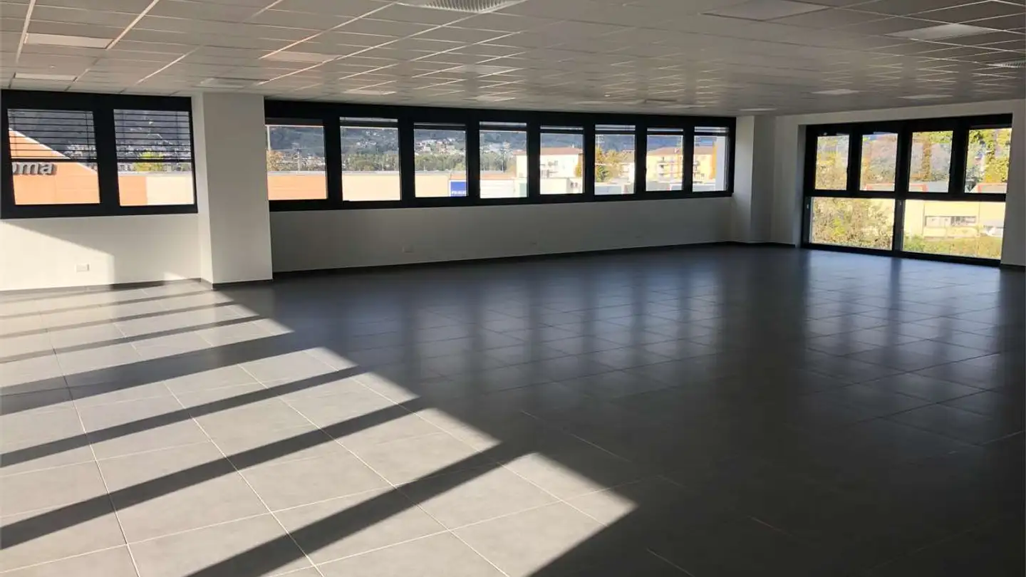 Negozio in affitto - 6512 Giubiasco - Photo 2