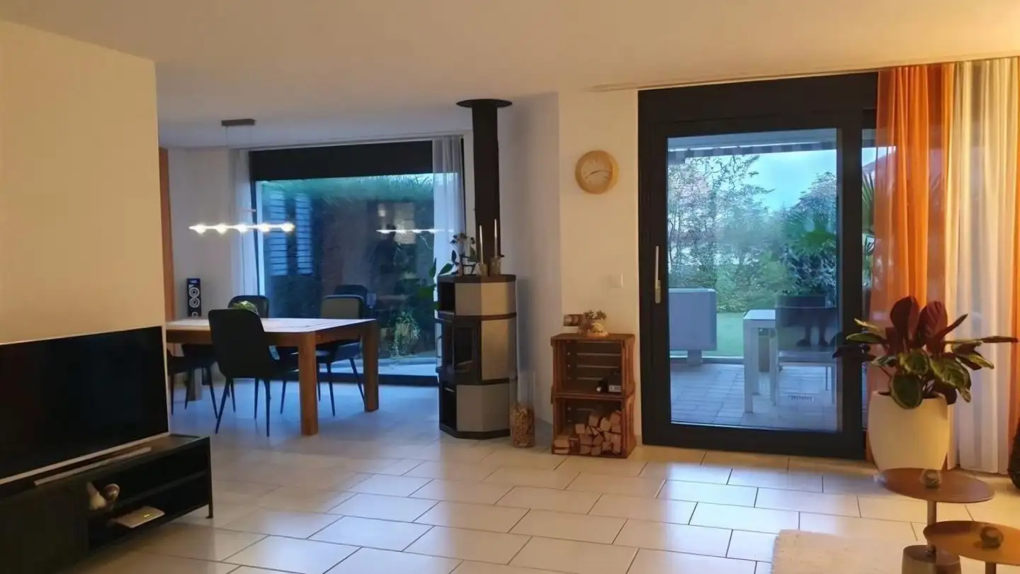 Apartment for rent - 6026 Rain