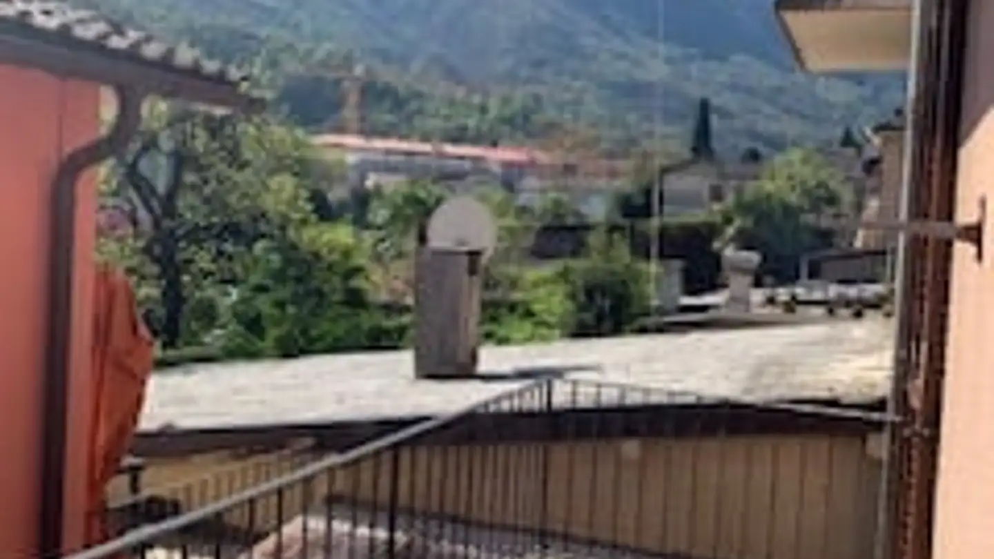 Attic flat for rent - Viale C. Olgiati 4a, 6512 Giubiasco