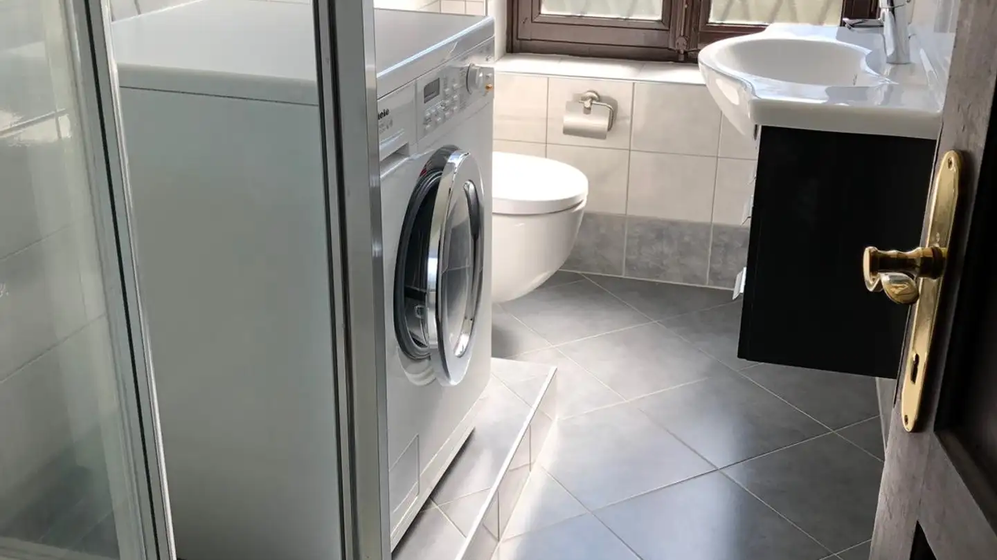 Dachgeschosswohnung mieten - Viale C. Olgiati 4a, 6512 Giubiasco - Foto 4