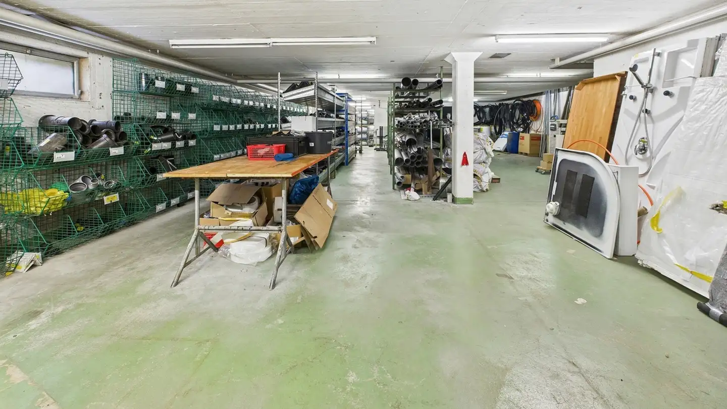 Mixed-use building for sale - 4617 Gunzgen