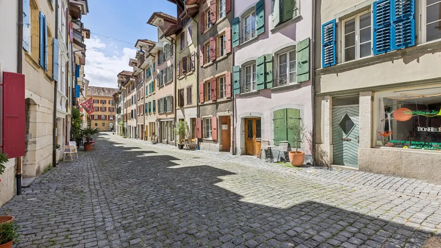 Mischgenutztes Gebäude kaufen - Route de Neuchâtel, 2520 La Neuveville