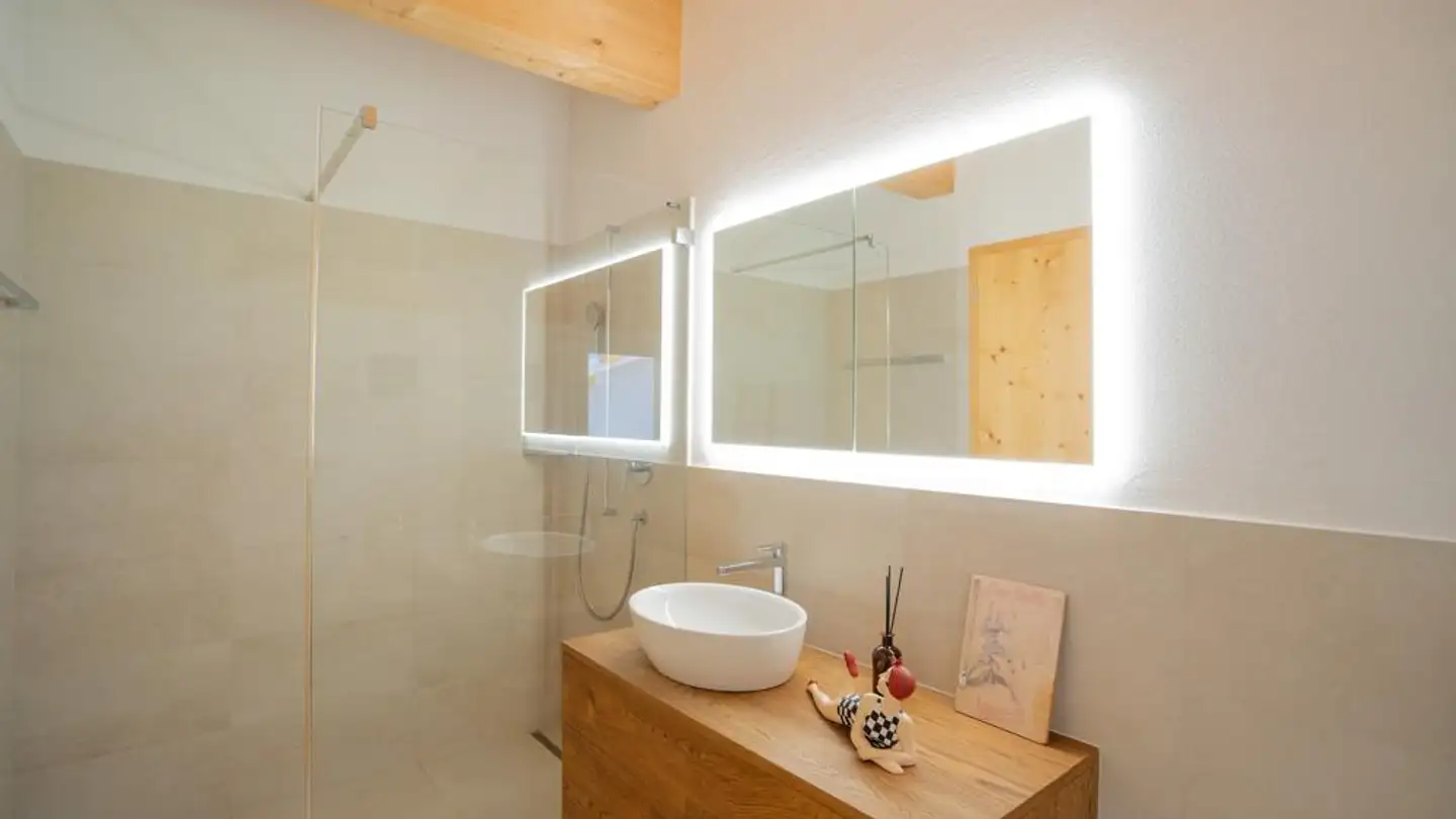Attic flat for sale - Aeujerstrasse 24a, 7250 Klosters - Photo 2